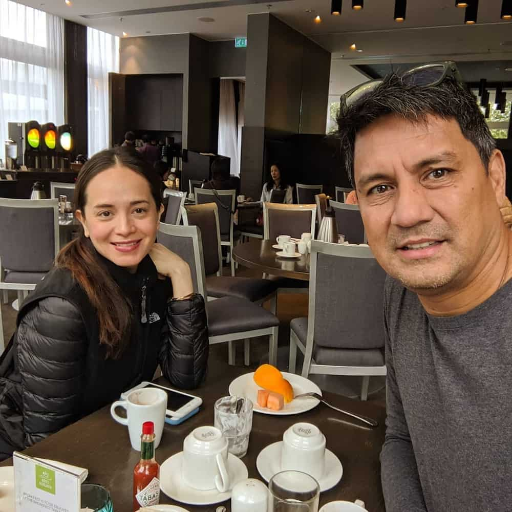 Richard Gomez wife