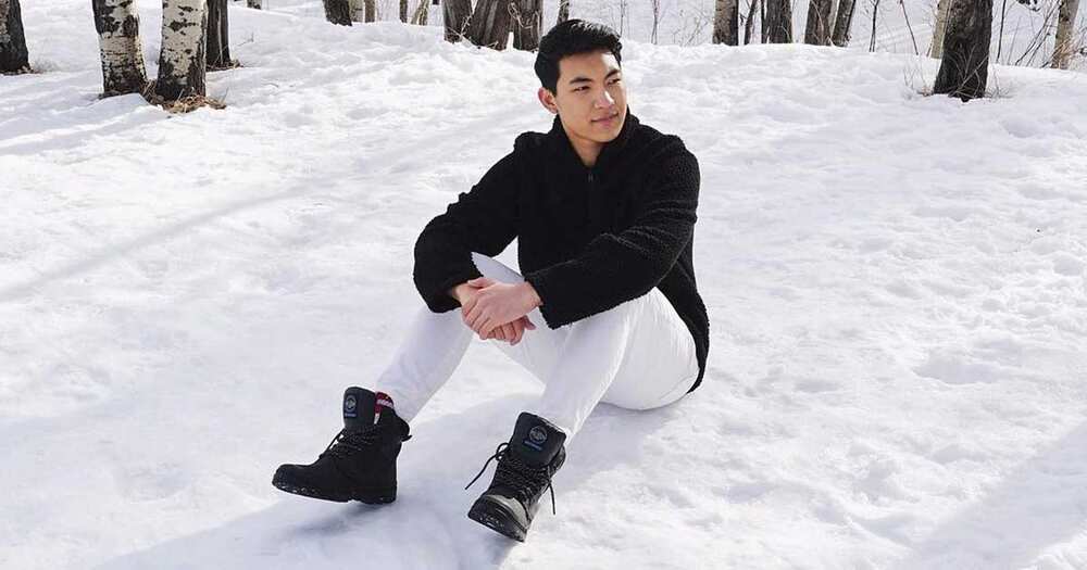 Darren Espanto, di agad nakasagot sa tanong ni Vhong Navarro kung ano pinanood niya ng 12 o'clock Darren Espanto, di agad nakasagot sa tanong ni Vhong Navarro kung ano pinanood niya ng 12 o'clock