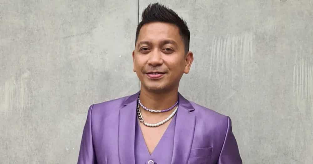 Jhong Hilario, ibinida ang pagkanta ni Sari ng "Moon River