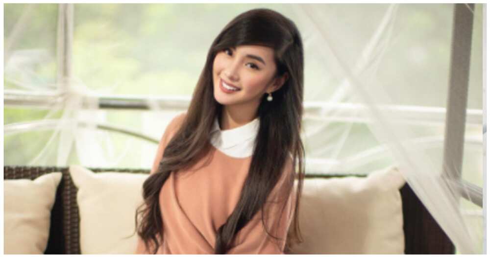 Alodia Gosiengfiao, nakatanggap na malaking bouquet ng bulaklak Alodia Gosiengfiao, nakatanggap na malaking bouquet ng bulaklak