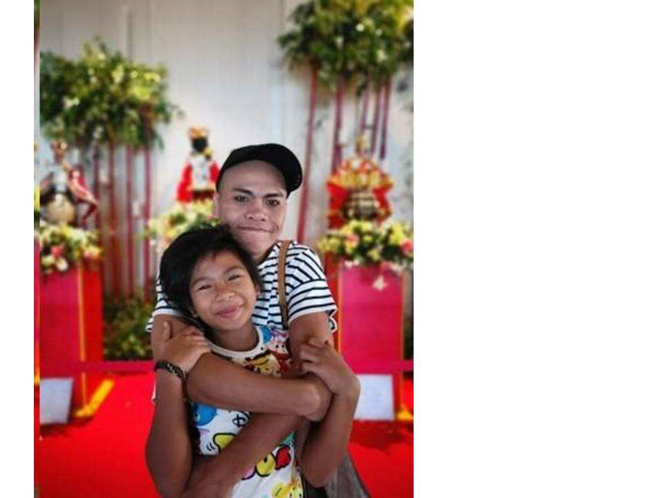 Priceless moment of Super Tekla & his child upon meeting again shown in viral photos