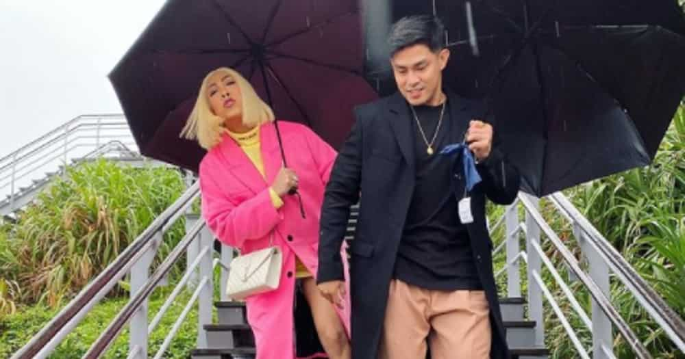 Vice Ganda at Ion Perez, super sweet sa bakasyon nila sa bonggang beach