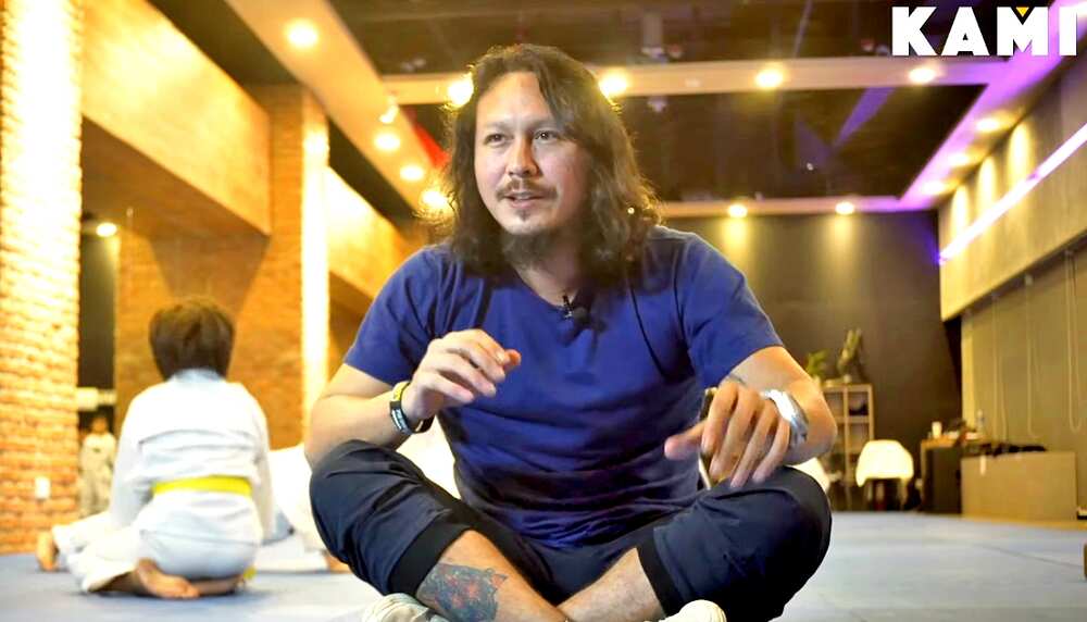 Baron Geisler poging-pogi sa sarili in Doll House