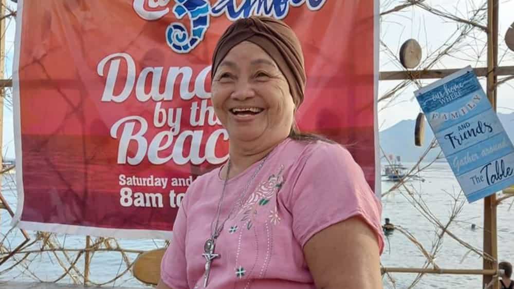 74-anyos na lola na mahigit 20 taon nang jeepney driver, umantig sa puso ng marami 74-anyos na lola na mahigit 20 taon nang jeepney driver, umantig sa puso ng marami