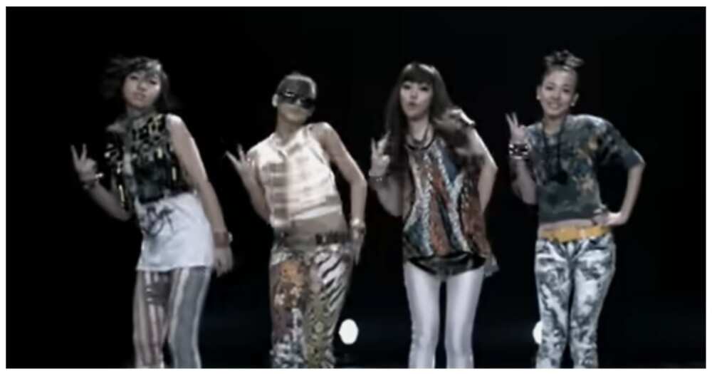 "I Don't Care" ng 2NE1, nag-trending dahil sa viral video ng pulis at mag-ina "I Don't Care" ng 2NE1, nag-trending dahil sa viral video ng pulis at mag-ina