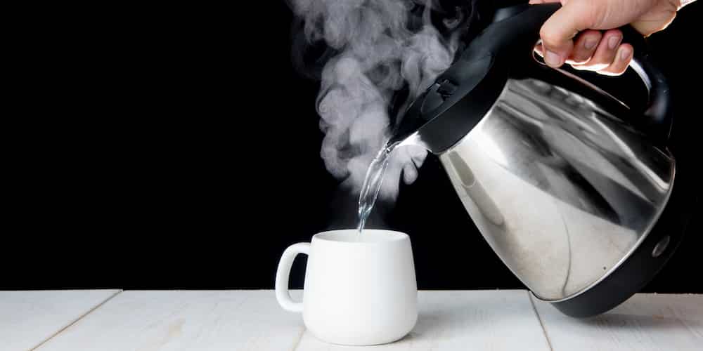 High-quality electronic kettles that are perfect for heating water during rainy weather