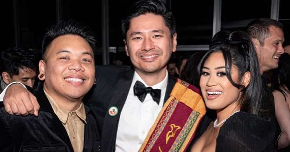 Fil-Am sportswriter, ipinaliwanag ang suot na “Sablay” sa isang event: "I didn't go to UP"; photo, nag-viral Fil-Am sportswriter, ipinaliwanag ang suot na “Sablay” sa isang event: "I didn't go to UP"; photo, nag-viral