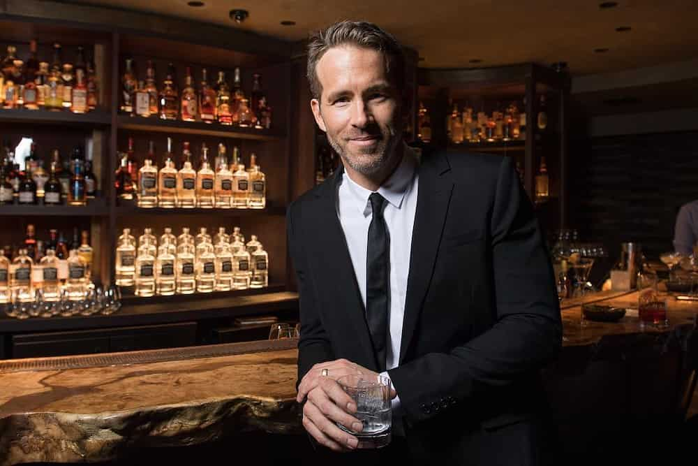 Ryan Reynolds Bio Net Worth Wife Height Age Kamicomph 