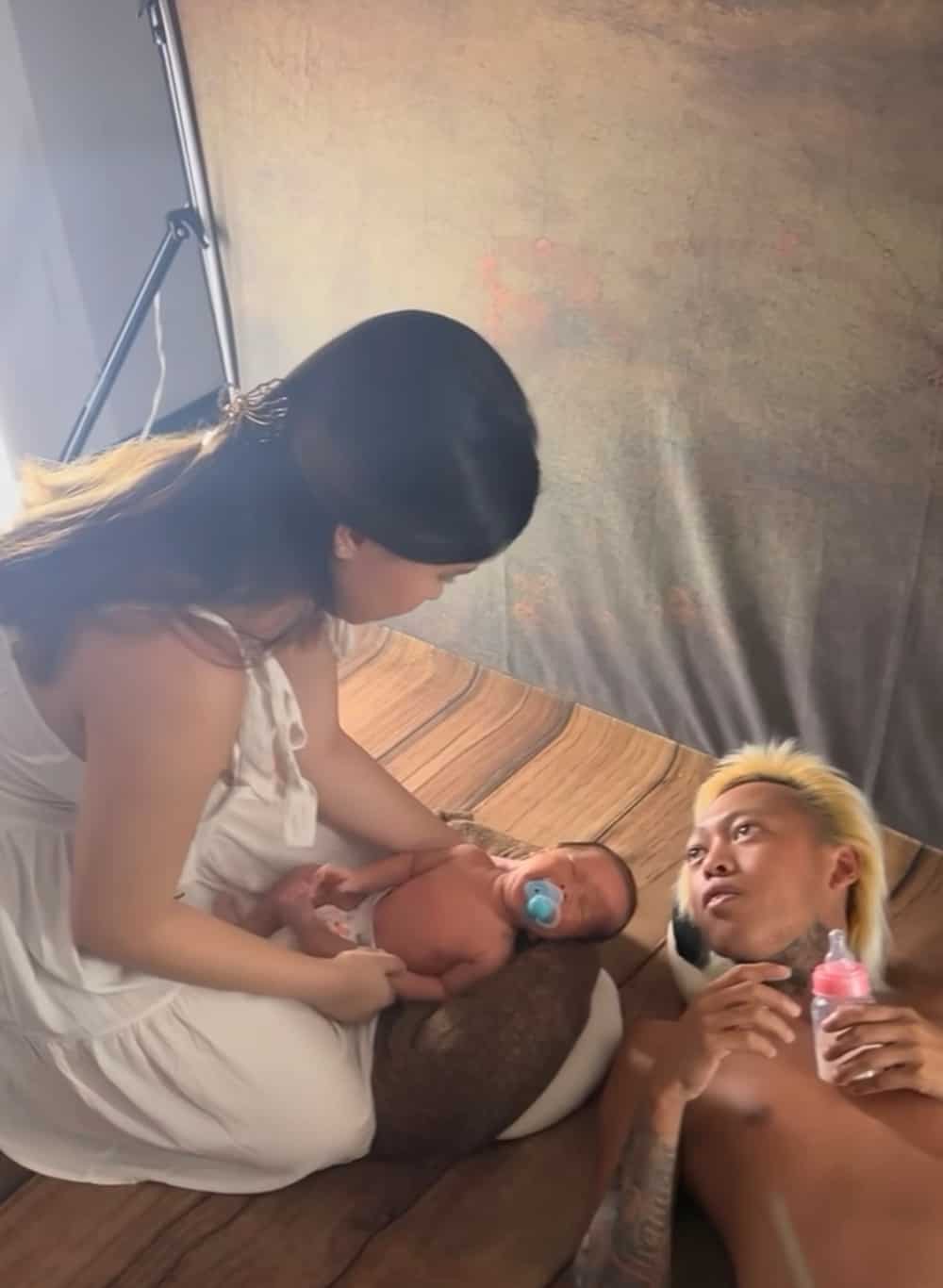Whamos Cruz, nagpa-photoshoot kasama si Baby Meteor: “like father like son”