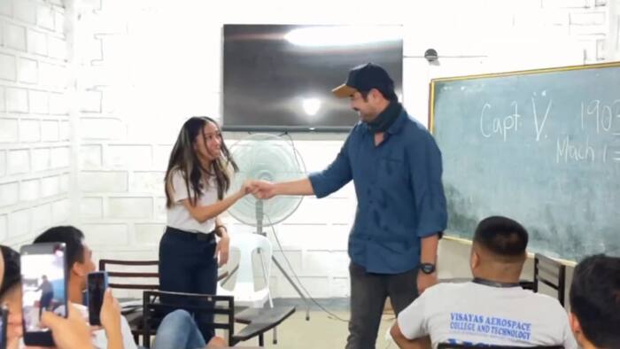 Ian Veneracion, sinorpresa ang mga estudyante nang maging substitute professor