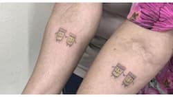 30 taon na mag-beshie, nagpalagay ng matching tattoo sa kanilang braso