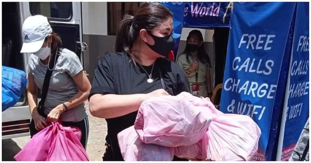 Angel Locsin, personal na namahagi ng tulong sa mga nasalanta ng bagyo sa Leyte