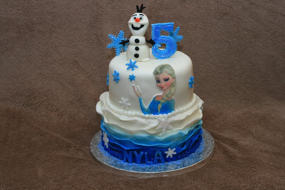 Frozen cake design Frozen cake design