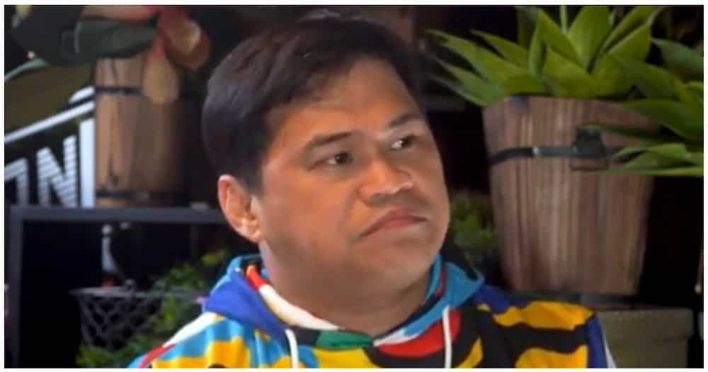Ogie Diaz, na-prank si Sen. Joel Villanueva na labis na nag-iingat sa COVID-19 para sa pamilya Ogie Diaz, na-prank si Sen. Joel Villanueva na labis na nag-iingat sa COVID-19 para sa pamilya