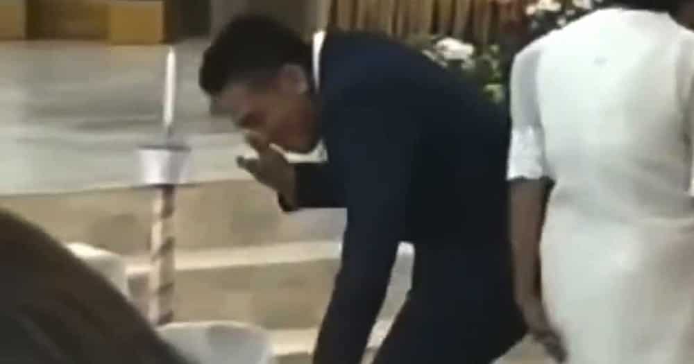 Viral ang video ng isang groom na animo'y nakalimutan na siya pala ang ikakasal; naupo sa lugar ng mga parents
