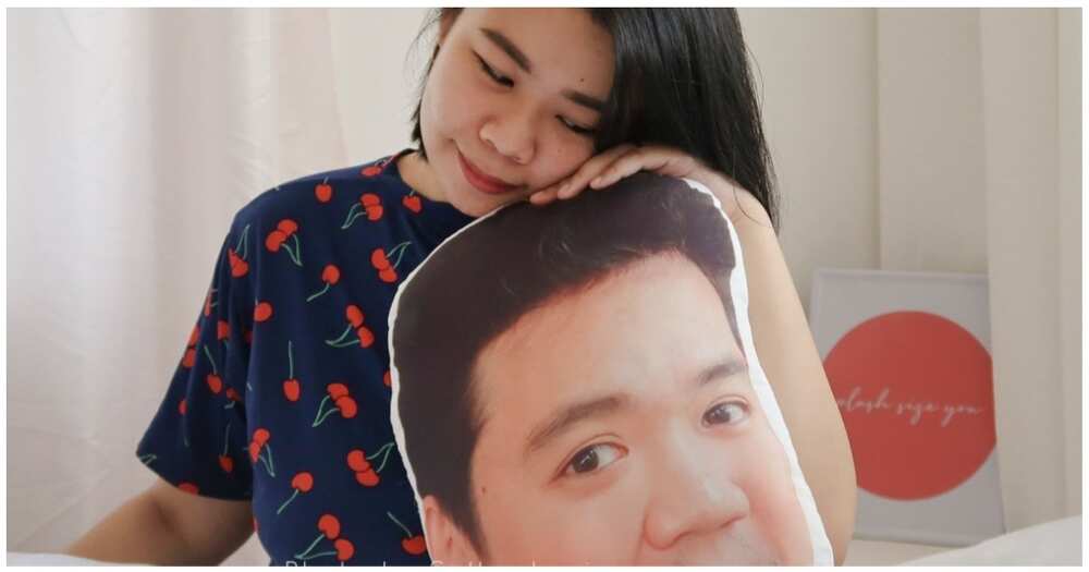 GF, nagpagawa ng face pillow ng kanyang nobyo na lagi niyang nami-miss ngayong MECQ