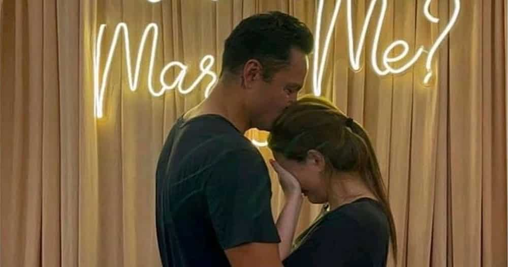 Derek Ramsay humagulgol matapos siyang tawaging "Dad" ni Austin Ramsay