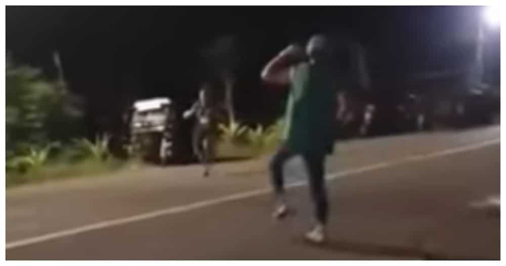 60-anyos na sumasayaw sa gitna ng kalsada, nasawi matapos mahagip ng motorsiklo 60-anyos na sumasayaw sa gitna ng kalsada, nasawi matapos mahagip ng motorsiklo