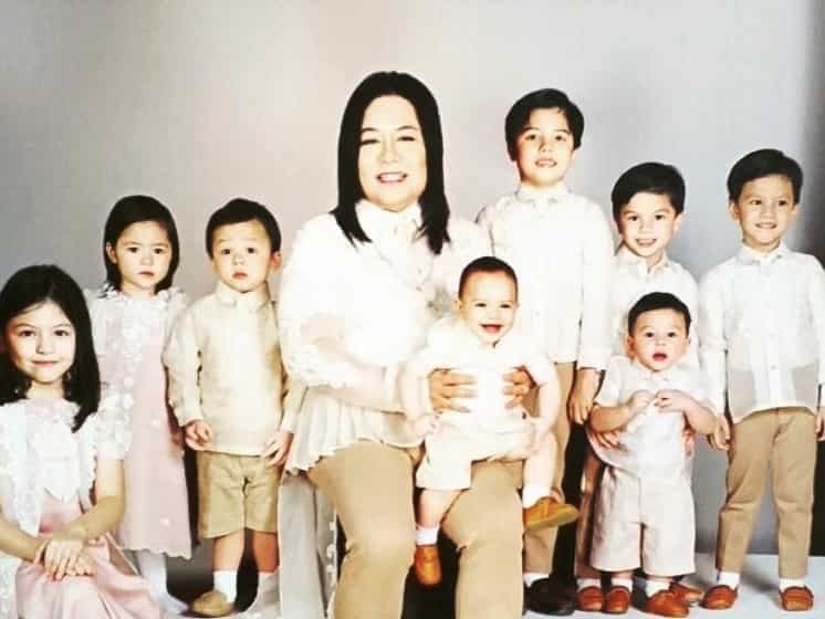 Netizens, bumuhos ang reaksyon sa latest family photo ni Joel Cruz kasama ang kanyang mga anak