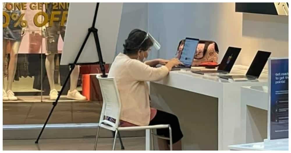 Lola sa gadget store, pinayagang makigamit ng laptop para makausap ang pamilya