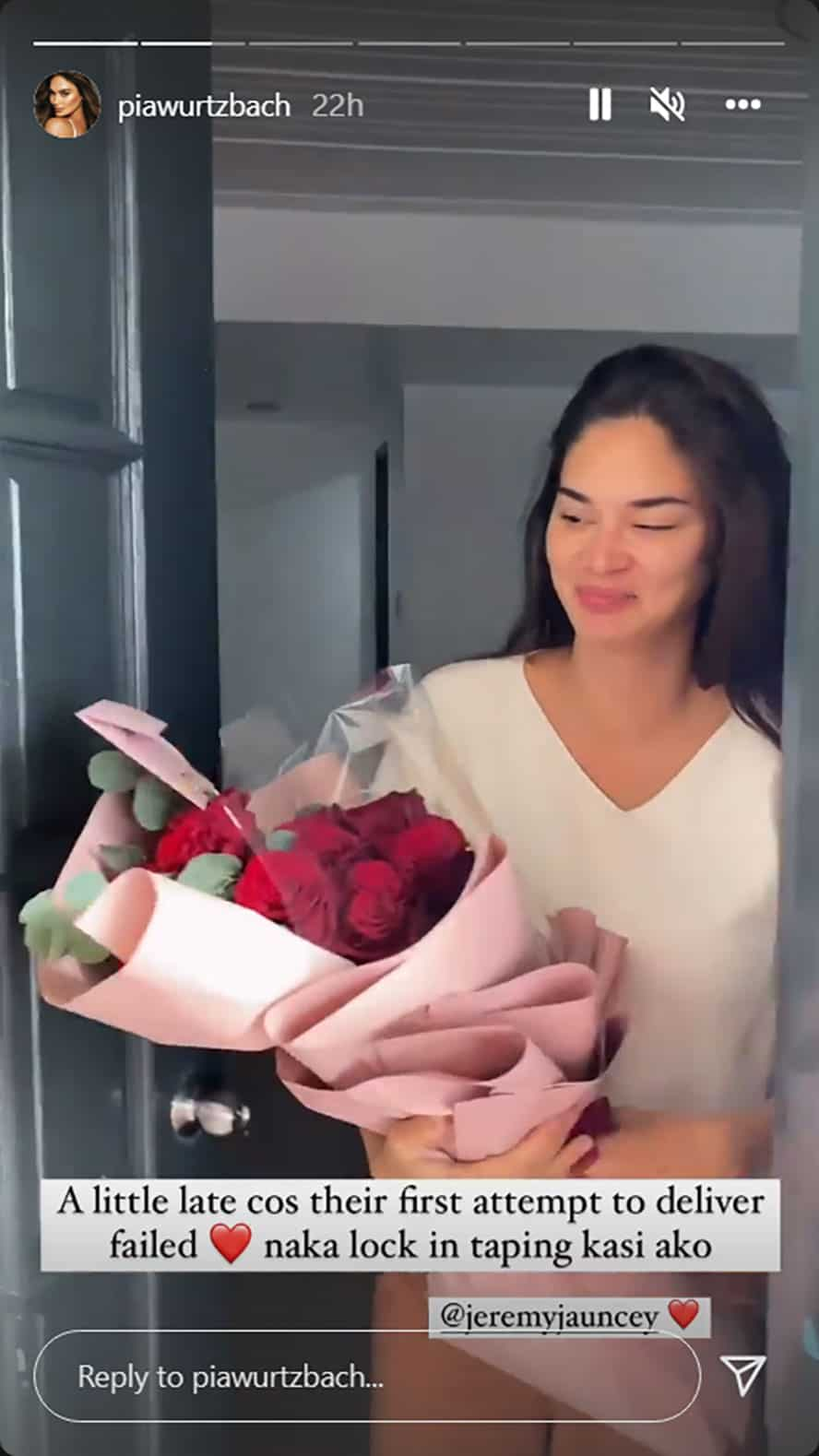 Pia Wurtzbach, haba ng hair nang matanggap ang V-Day gift ng BF: “A little late… naka-lock in taping kasi ako”