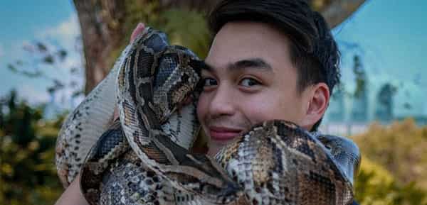 Dominic Roque, may heartfelt message para sa ina sa Women's Month: "You are my rock"