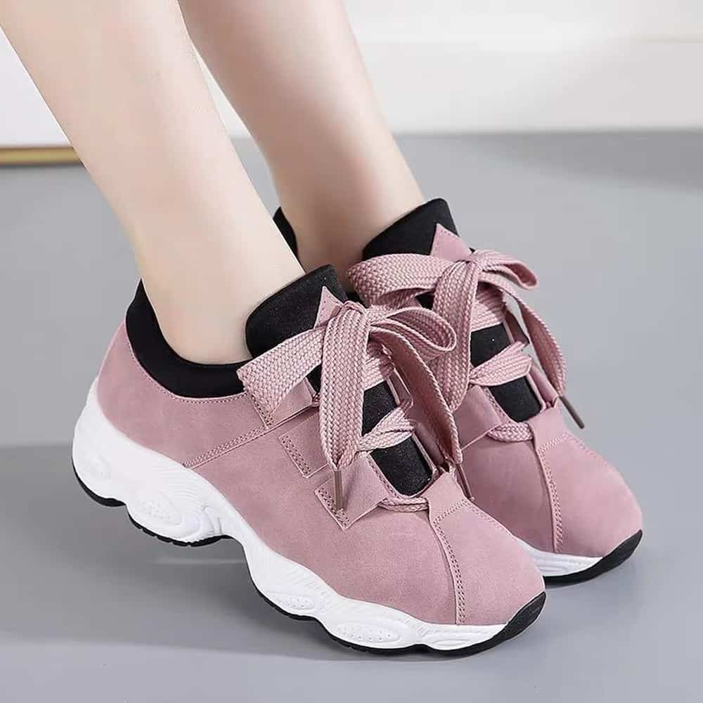 6 Trendy and comfy Korean shoes that are below P300