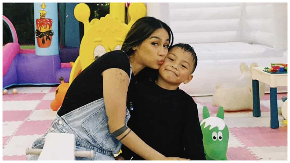 Zeinab, nang magsabi si Lucas sa teacher ng problema niya: "Durog na durog ang puso ko" Zeinab, nang magsabi si Lucas sa teacher ng problema niya: "Durog na durog ang puso ko"