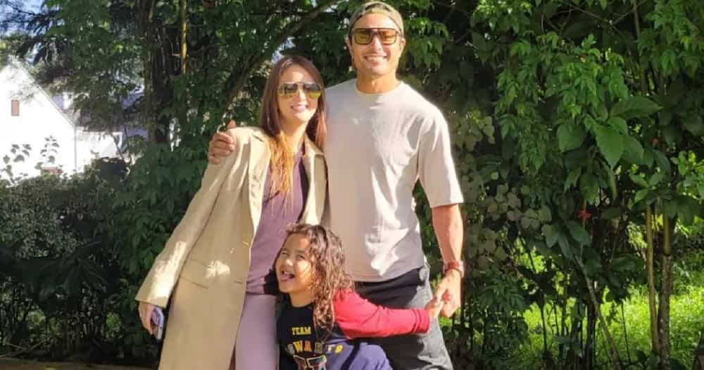 Derek Ramsay shows exciting pics of happy times with Ellen, Elias in Africa