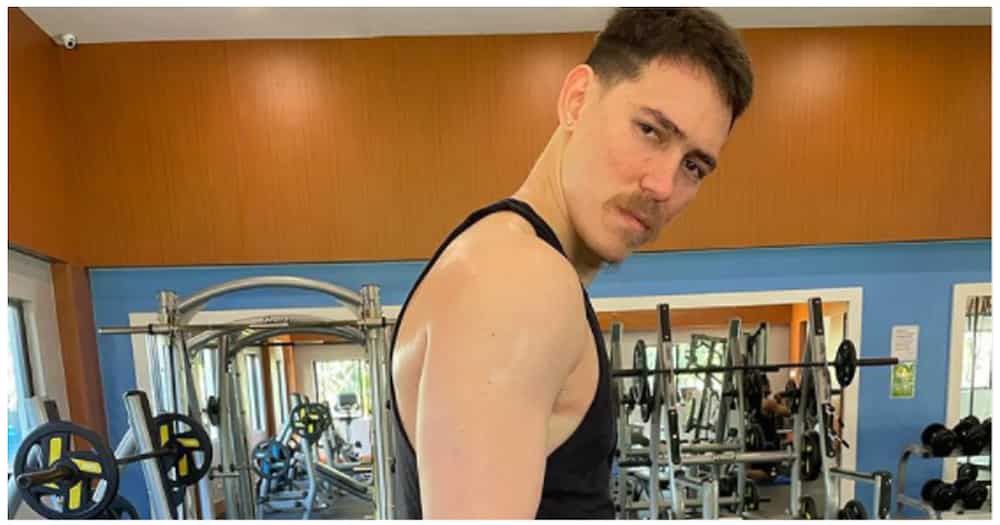 Robert Bolick, masayang ibinida na buntis ang kanyang misis Robert Bolick, masayang ibinida na buntis ang kanyang misis