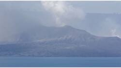 Mga tao sa Taal Volcano Island, pinalilikas dahil sa pag-aalboroto ng bulkan