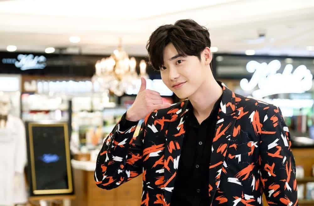 Lee Jong Suk