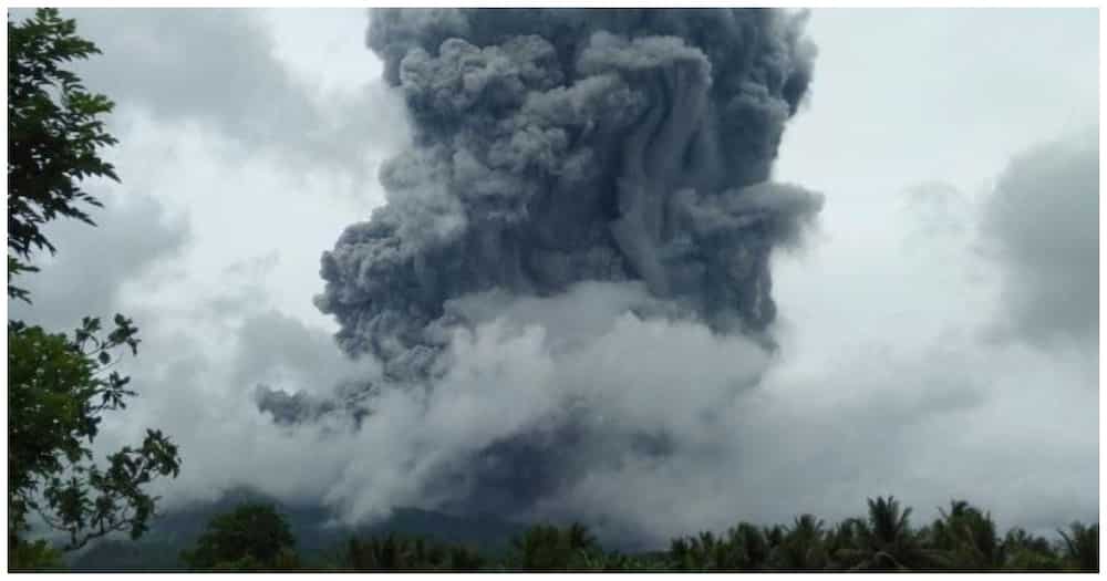Pagbuga ng makakapal na usok ng Bulusan Volcano, sapul sa video