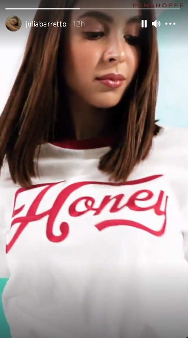 Bagong video ni Julia Barretto suot ang malaking oversized "Honey" shirt, viral na