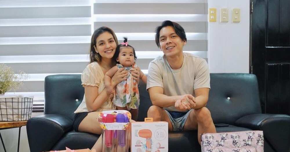 Carlo Aquino’s daughter Enola Mithi receives lovely award from school