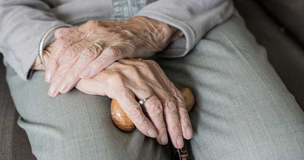 90-year-old celebrant dies on day of party, baker wonders what to do with unfinished cake