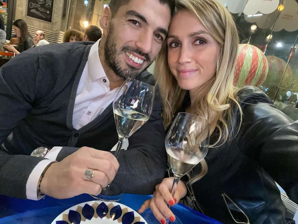 Barcelona players wives and girlfriends