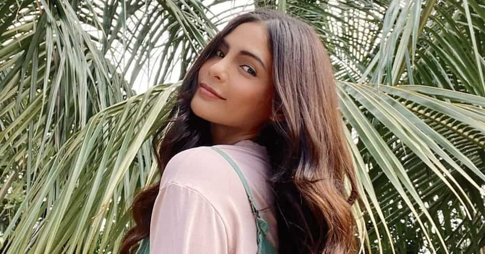 Video ni Lovi Poe habang nagwawalis sa labas ng bahay, kinagiliwan ng netizens