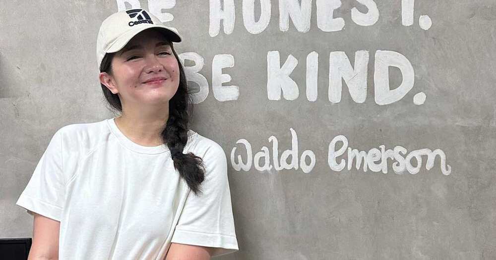 Dimples Romana, pinuri ng netizens sa kanyang kasipagan, fresh look; jet lag, binalewala Dimples Romana, pinuri ng netizens sa kanyang kasipagan, fresh look; jet lag, binalewala
