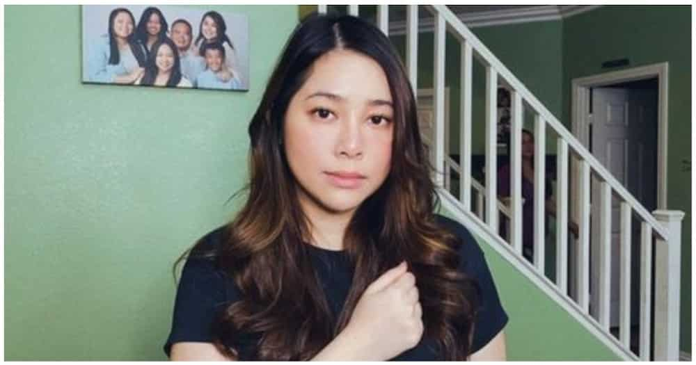 Video ni Moira Dela Torre na may bitbit na "shield" habang kumakanta, viral