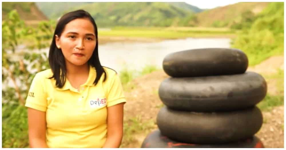 Ilang gurong naghahatid ng modules, buwis-buhay na tumatawid sa ilog gamit ang salbabida