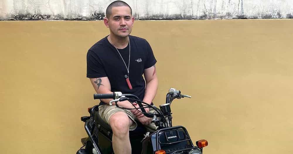 Paolo Contis, nakatanggap ng madamdaming pagbati at deklarasyon ng suporta mula sa kapatid na si Carlo Contis Paolo Contis, nakatanggap ng madamdaming pagbati at deklarasyon ng suporta mula sa kapatid na si Carlo Contis