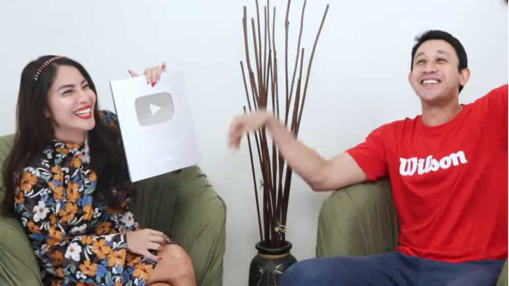 RR Enriquez, natanggap na silver play button mula sa YouTube
