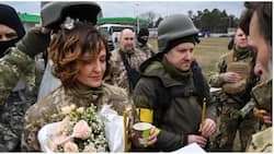 Military reserves sa Ukraine, nagawang magpakasal sa gitna ng kaguluhan
