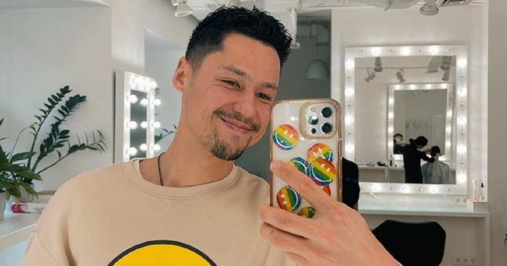Ukrainian actor na nasawi, ibinigay pala ang bulletproof vest sa buhat na bata Ukrainian actor na nasawi, ibinigay pala ang bulletproof vest sa buhat na bata