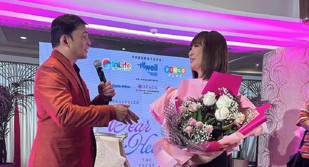Fans nina Sharon Cuneta at Gabby Concepcion, kinilig sa muling pagkikita ng dalawa Fans nina Sharon Cuneta at Gabby Concepcion, kinilig sa muling pagkikita ng dalawa