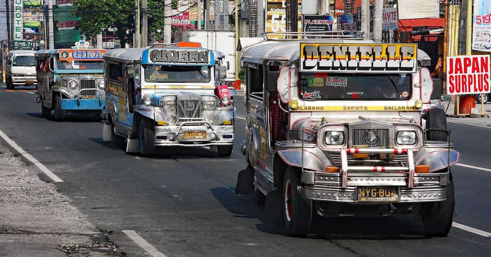 Viral ang karatula sa loob ng jeepney na may nakasulat na apela ng driver: “Kung sino po may gusto”