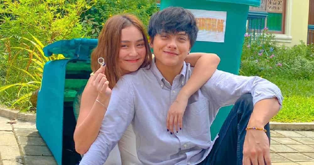 Kathryn Bernardo hilariously captioned her beach photo with Daniel Padilla