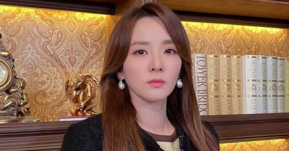 Sandara Park parts ways with BLACKPINK's talent agency, YG Entertainment, after 17 years