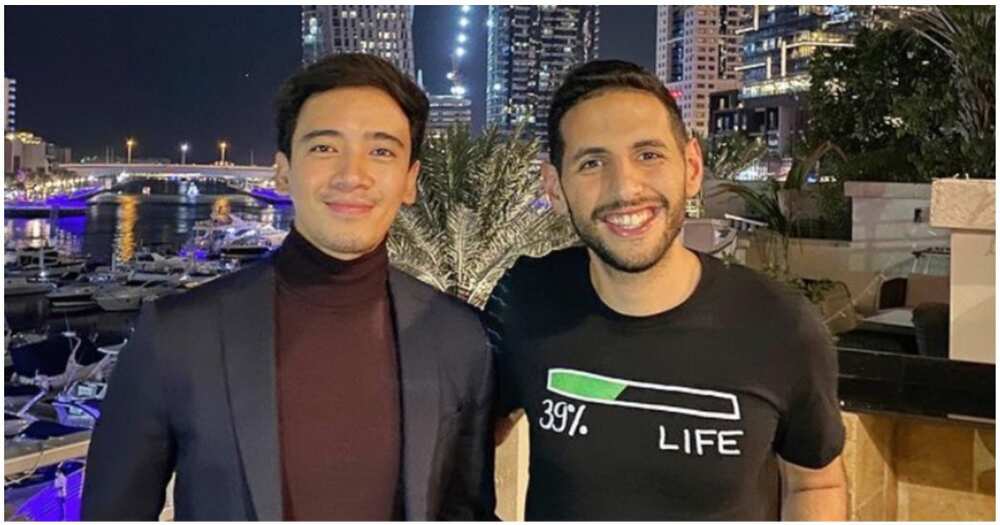 Post ni Erik Santos kasama sina Moira Dela Torre, Catriona Gray at vlogger na si Nas Daily, viral